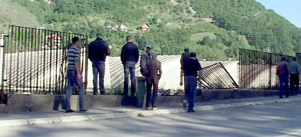 Младић погинуо други повређен